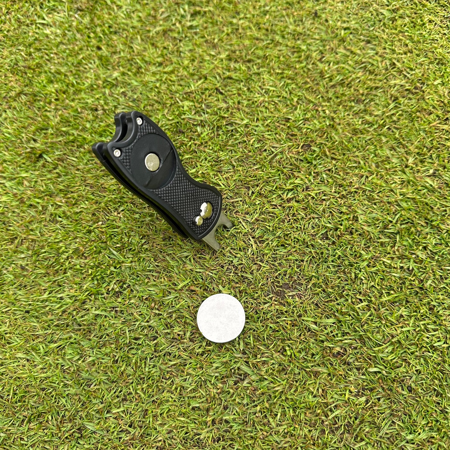 Divot Tool With Marker